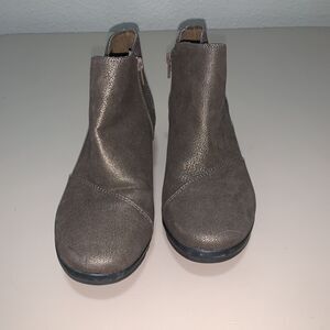 Cloudsteppers Women’s Ankle Booties Size 7 Brown